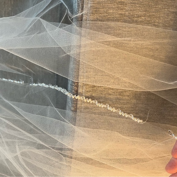 Dareth Colburn Beaded Wedding Veil, Ivory, Cathedral  length - Picture 4 of 4